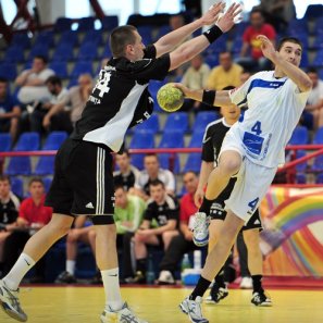 Adversarele echipelor româneşti de handbal masculin în cupele europene